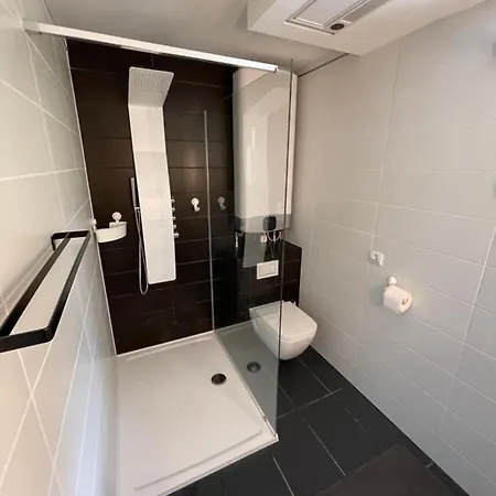 Nora Балатонкенезе