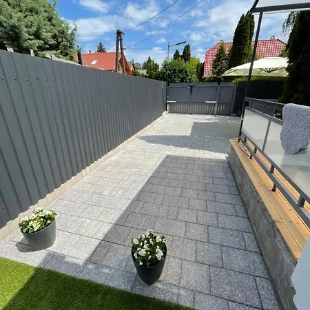 Nora Балатонкенезе